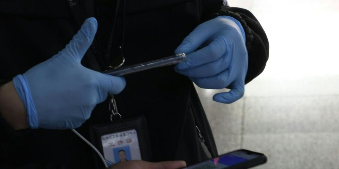 China lanza un "pasaporte de vacunación" para viajes internacionales