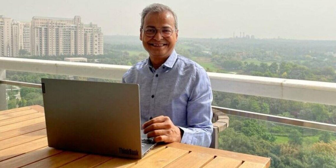 cómo administrar el trabajo desde casa durante el encierro, CEO trabajar desde casa, encierro CEO, CEOs, trabajar desde casa, Lalit Agarwal, V-Mart Retail, Lalit Agarwal V-Mart Retail, trabajar desde cualquier lugar, cómo administrar el trabajo desde casa de manera efectiva, cómo gestionar el trabajo desde el hogar y las tareas del hogar, gestionar el trabajo en equipo desde el hogar, gestionar la productividad del trabajo desde el hogar, gestionar el trabajo de los empleados desde casa, qué piensan los directores generales del trabajo remoto, qué piensan realmente los directores generales sobre el trabajo remoto, cómo trabajar desde casa de forma eficaz y de manera eficiente, trabajar desde casa consejos para el éxito, aprovechar al máximo el trabajo desde casa, cómo gestionar wfh, cómo gestionar a los empleados de wfh, cómo gestionar el estrés de wfh, cómo gestionar equipos de wfh, consejos de wfh para empleados, consejos de wfh durante el cierre, wfh tips para gerentes, wfh tips 2021