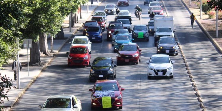 Conductores de Uber y Didi se quedan solo con 20 de cada 100 pesos en viajes; piden mejores sus condiciones