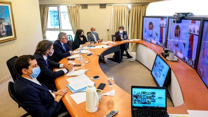 Alberto Fernández dialogó con los gobernadores sobre el avance del virus