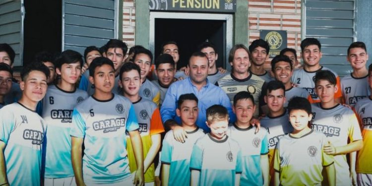 De albergue y pensión deportiva a campamento sanitario