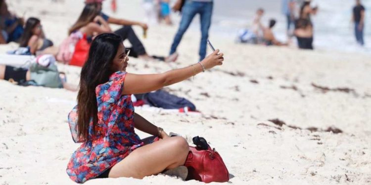 Decenas de estudiantes argentinos que visitaron Cancún contagiaron de Covid-19