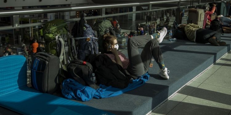 Desalientan viajes al exterior tras contagio masivo en un viaje de egresados