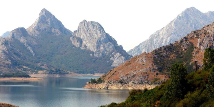 Descenso canoa y alojamiento en picos de Europa