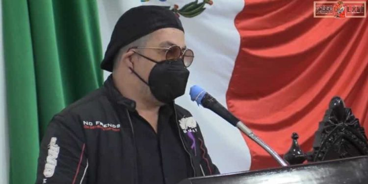 Dice Charlie Valentino ver en Tabasco una derecha responsable con Granier y "el gordito bailarín que se desnuda en los cruceros"