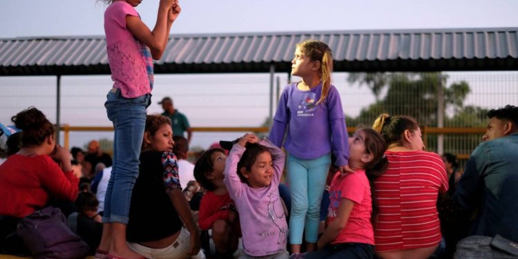 EEUU reinicia programa para reunir a menores centroamericanos con sus padres residentes