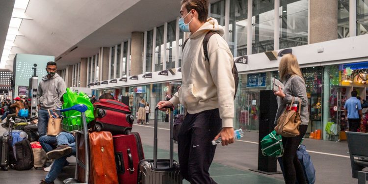 Turistas en el Aeropuerto de la Ciudad de México