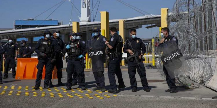 EU extiende restricciones a viajes no esenciales con México y Canadá hasta el 21 de abril