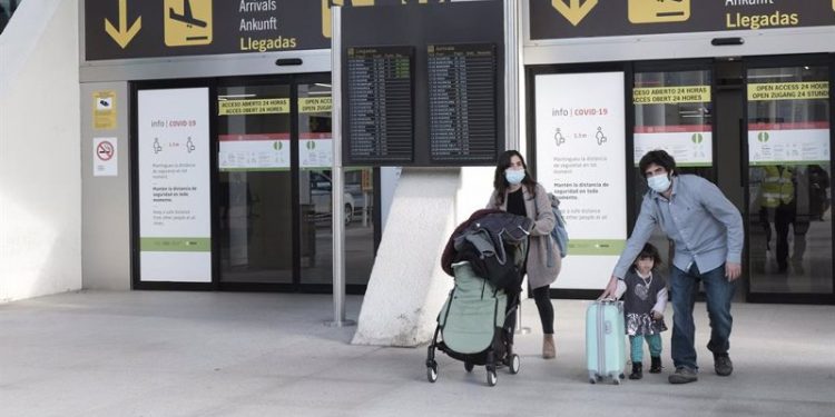 Economía.- La industria turística se juega cerca de 60.000 millones en el cumplimiento del plan de vacunación