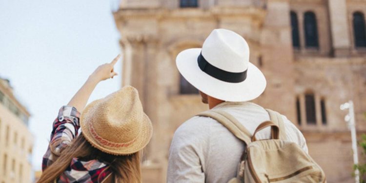 El 80% de los indios ultrarricos esperan reducir los viajes internacionales en 2021: encuesta – EzAnime.net