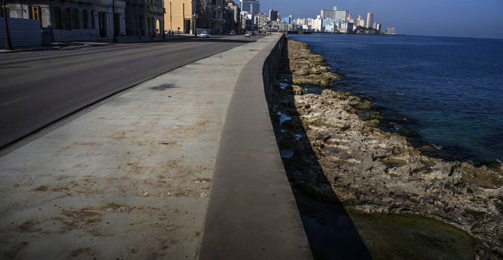 El Caribe busca vacunas para reactivar el turismo