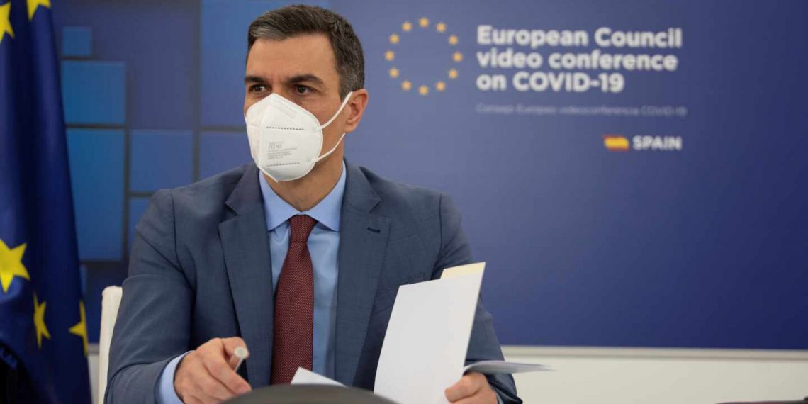 El Gobierno pide activar "cuanto antes" los certificados de vacunación para permitir los viajes