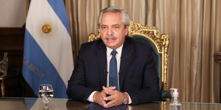El Presidente pidió mantener los cuidados y evitar los viajes al exterior para contener un rebrote de COVID-19