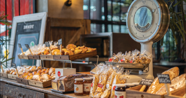 El plan salvavidas de los restaurantes: delivery, almacenes y huertas - Noticias econmicas, financieras y de negocios