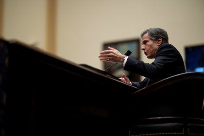 El secretario de Estado de EE.UU., Antony Blinken, fue registrado este miércoles, al intervenir en una sesión del Congreso de su país, en Washington DC (EE.UU.). EFE/Ting Shen

