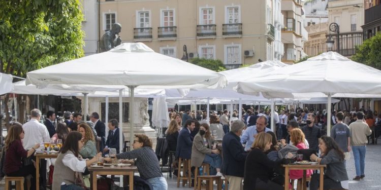 Nuevas medidas Covid en Andalucía: el toque de queda se retrasa a las 23:00 horas