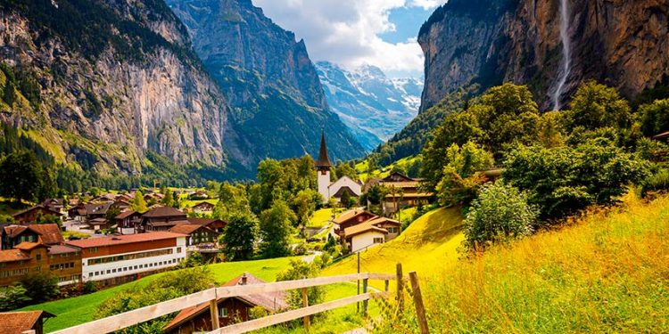 Pueblo suizo de Lauterbrunnen
