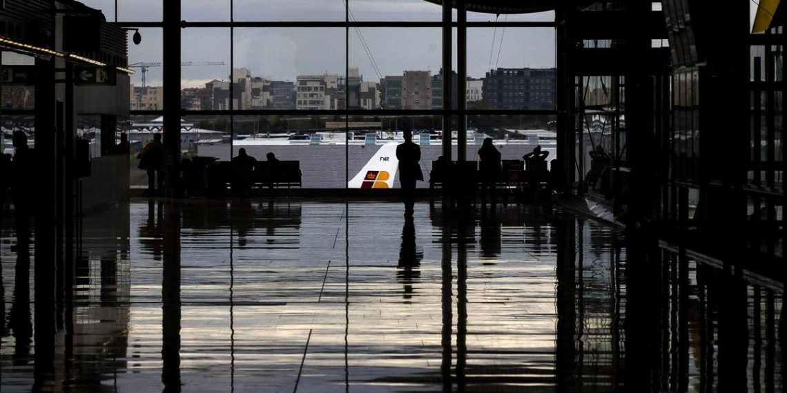 En España, buscan prohibir viajes internos en Semana Santa por covid