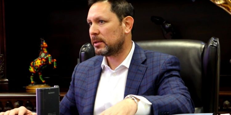 "Es probable que se levanten restricciones de viajes a EEEU a finales de marzo": Kiko Munro