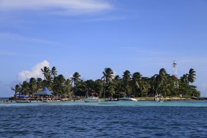 La isla caribeña de San Andrés apunta a ser el "Destino de playa líder en el mundo". EFE/Ricardo Maldonado Rozo/Archivo
