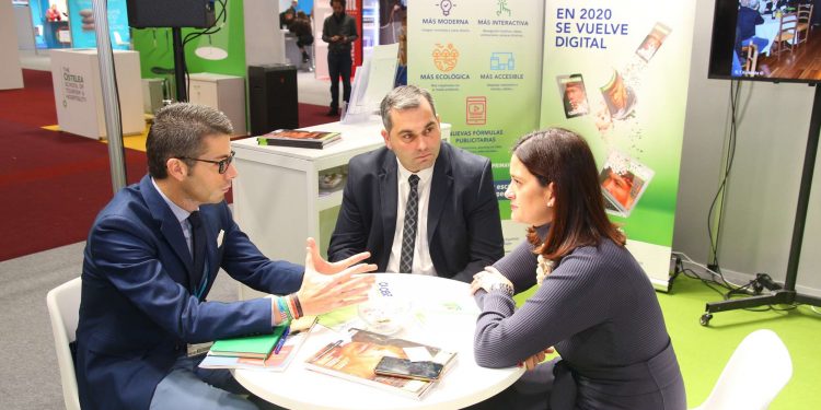 Fitur celebrar reuniones de negocio de los agentes de viajes con CEAV