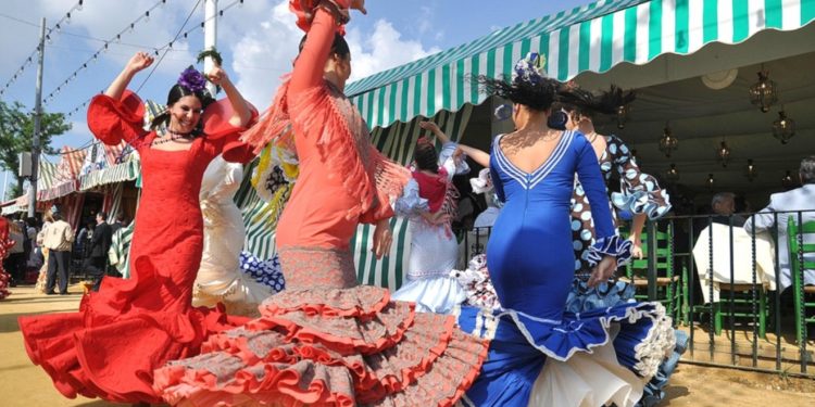 Formas de conocer gente y hacer amistades con tus hobbies en Andalucía