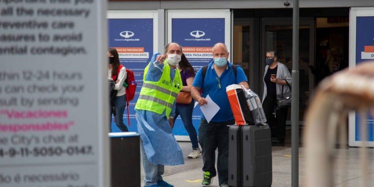 Fronteras: cuáles son las medidas para los vuelos y...