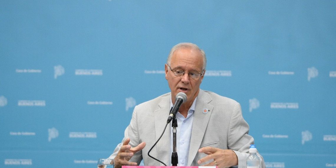 Gollan quiere restringir más los viajes y espera dosis de Sinopharm para la semana que viene