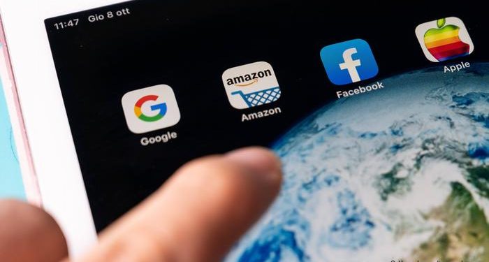 Symbolbild Big Tech Google Amazon Facebook Apple