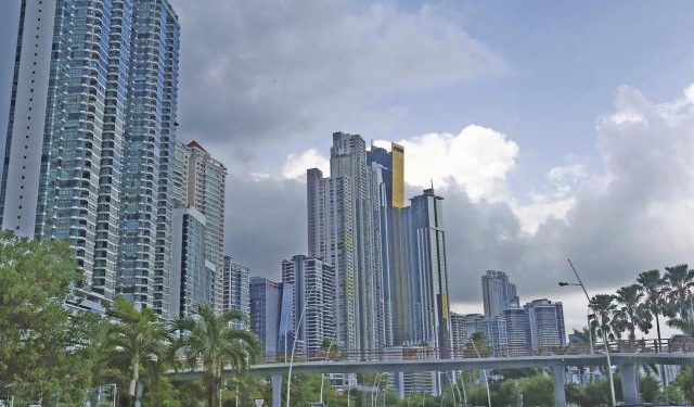 Hoteles deben $630 millones la banca