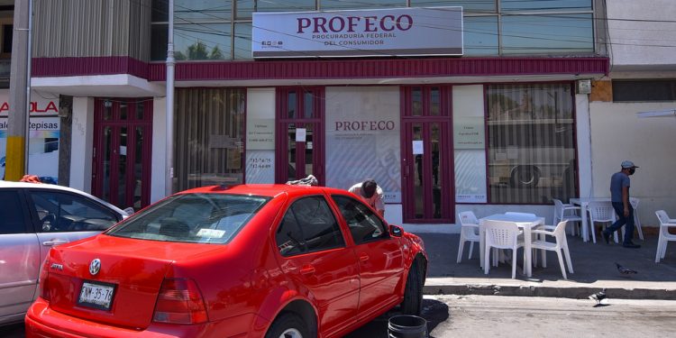 Recomienda Profeco exigir comprobantes de compra para cualquier queja o reclamación. (EFE)