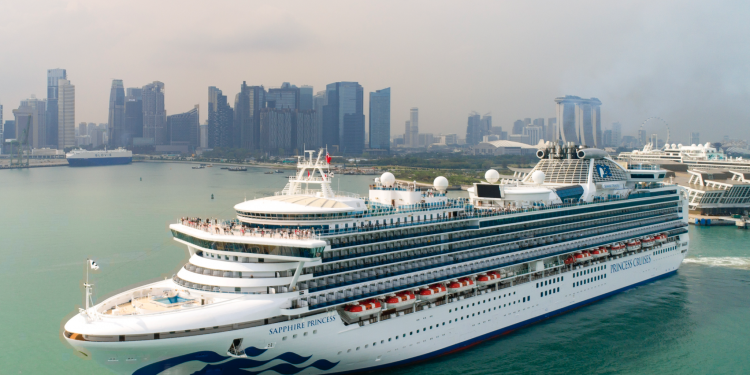 Exterior del barco Sapphire Princess