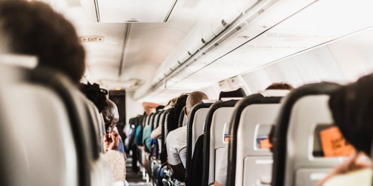 Lanza EU alerta, pide a sus ciudadanos reconsiderar viajes a México d