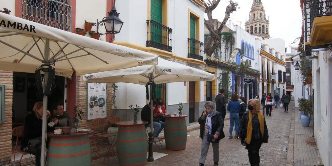 Las agencias de viaje de Crdoba venden un 95% menos y apenas tienen reservas para Semana Santa - Noticias Local
