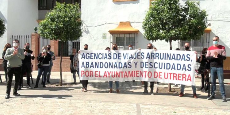 Las agencias de viajes de Utrera aclaran los motivos de sus protestas por la falta de ayudas directas al sector: UTRERAWeb. Noticias de Utrera