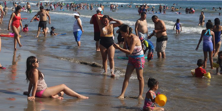 Llaman a evitar fiestas o viajes en Semana Santa
