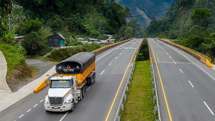 Los gastos en materia de bioseguridad, ahora serán incluidos en el sistema de costos de viajes del sector del transporte de carga. Foto: Invías.