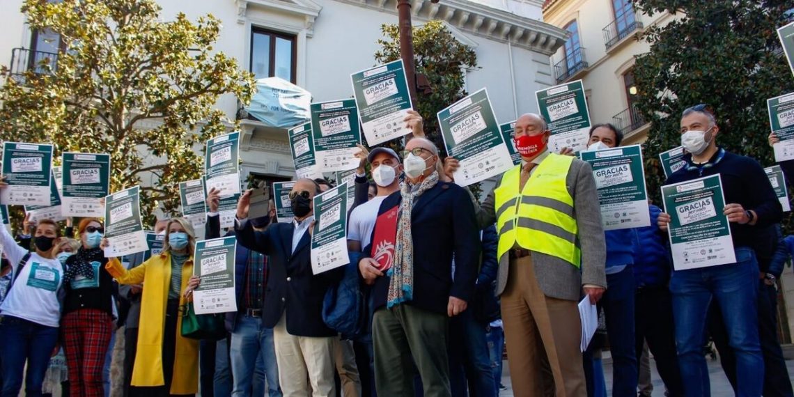 Los hosteleros de Granada protestan por "un año de abandono"