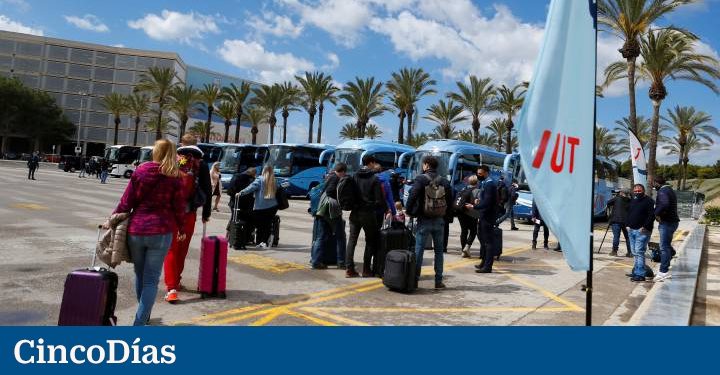 Mallorca recibe a los turistas alemanes ante una Semana Santa incierta | Compañías