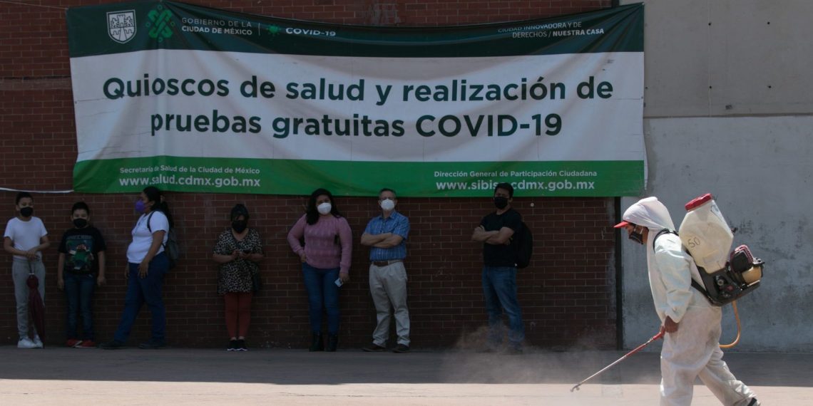 México supera las 196 mil muertes COVID; van casi 5 millones de dosis