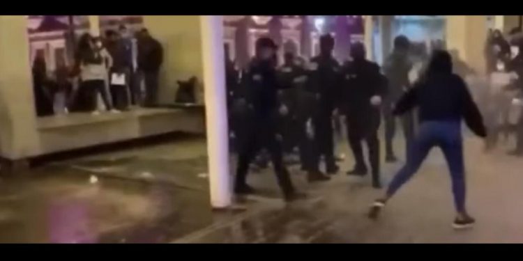 Mujeres de Aguascalientes denuncian agresiones y detenciones en marcha del 8M