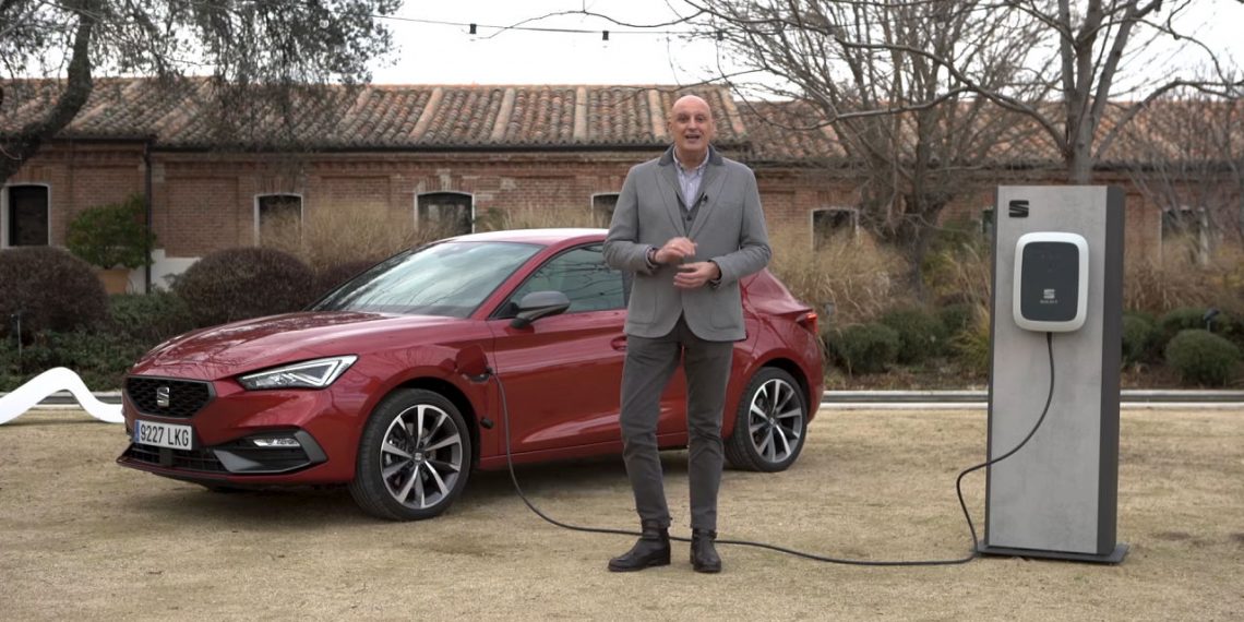 Nos ponemos al volante del nuevo Seat León con motor híbrido enchufable