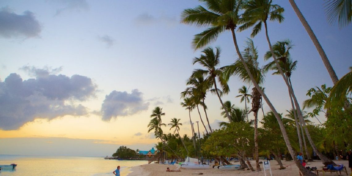 Notable recuperación en marzo del turismo dominicano