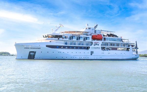 Nuevo crucero Coral Geographer toma rumbo a Cairns