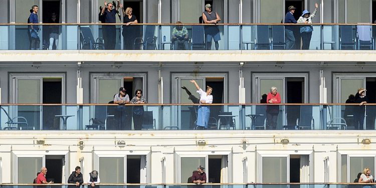 Pasajeros de crucero recuerdan confusión y cuarentena