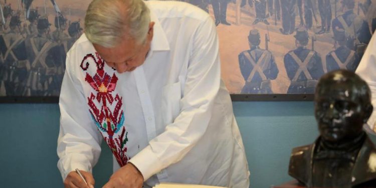 Pensiones de adultos serán entregadas a los 65 y no a los 68 años: AMLO