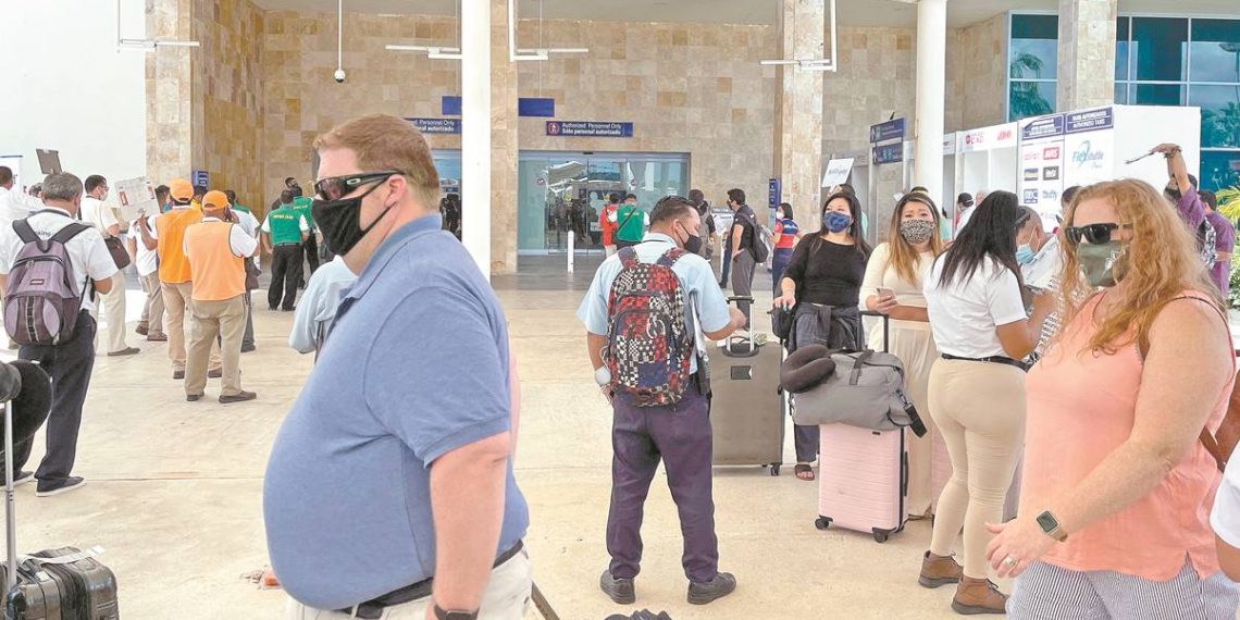 Pol&eacute;mica por argentinos con Covid tras viaje a Canc&uacute;n