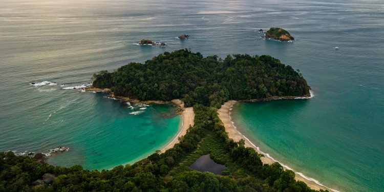 Quepos ofrece una amplia oferta turística y descuentos en hospedajes de hasta el 50%