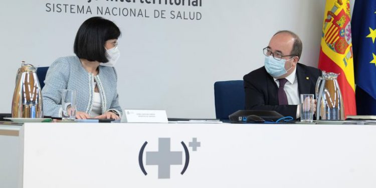 Regiones de España acuerdan restringir los viajes durante la Semana Santa, pero Madrid rechaza esta medida Sociedad