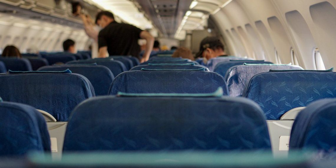 Restringen viajes desde y hacia zonas de riesgo para evitar más contagios de Covid-19